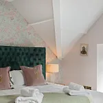 Mainsfield House - Luxury Group Feriehus *
