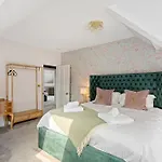 Mainsfield House - Luxury Group Feriehus