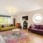Feriehus Mainsfield House - Luxury Group