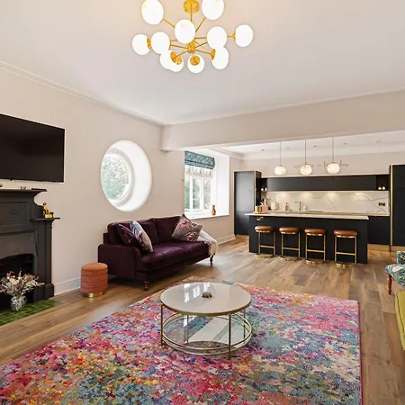 Mainsfield House - Luxury Group 度假居 *
