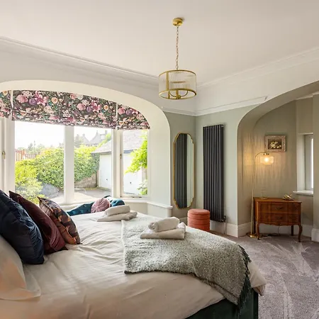 Mainsfield House - Luxury Group Tatil Evi