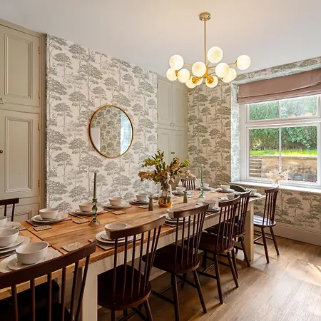 Mainsfield House - Luxury Group *